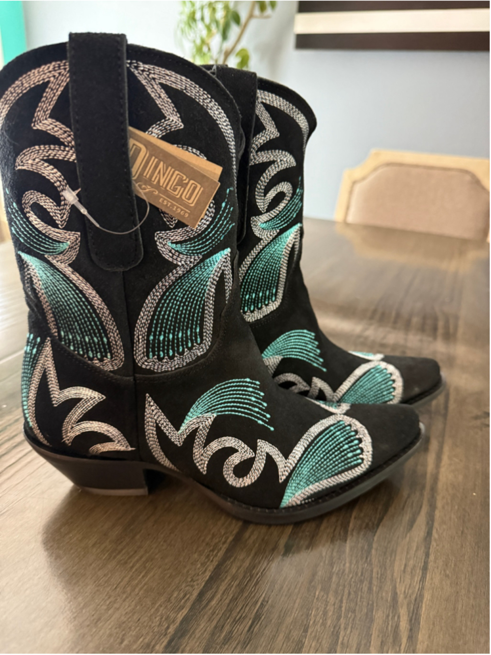 Dingo Flyin Colors Suede Leather Booties, Size 7, NWT